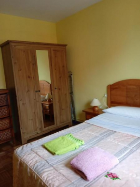 Casa Montse-Izquierda